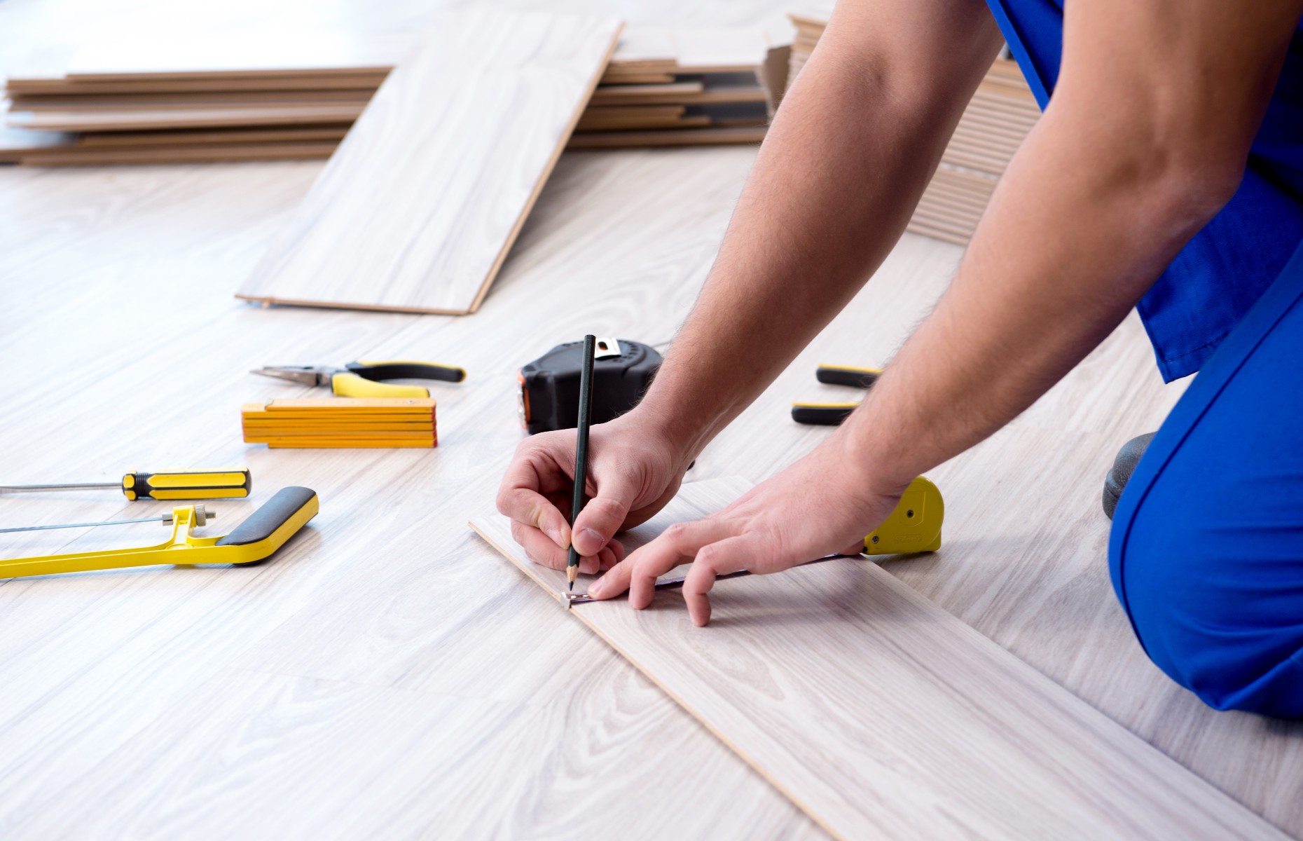 How to fit laminate flooring